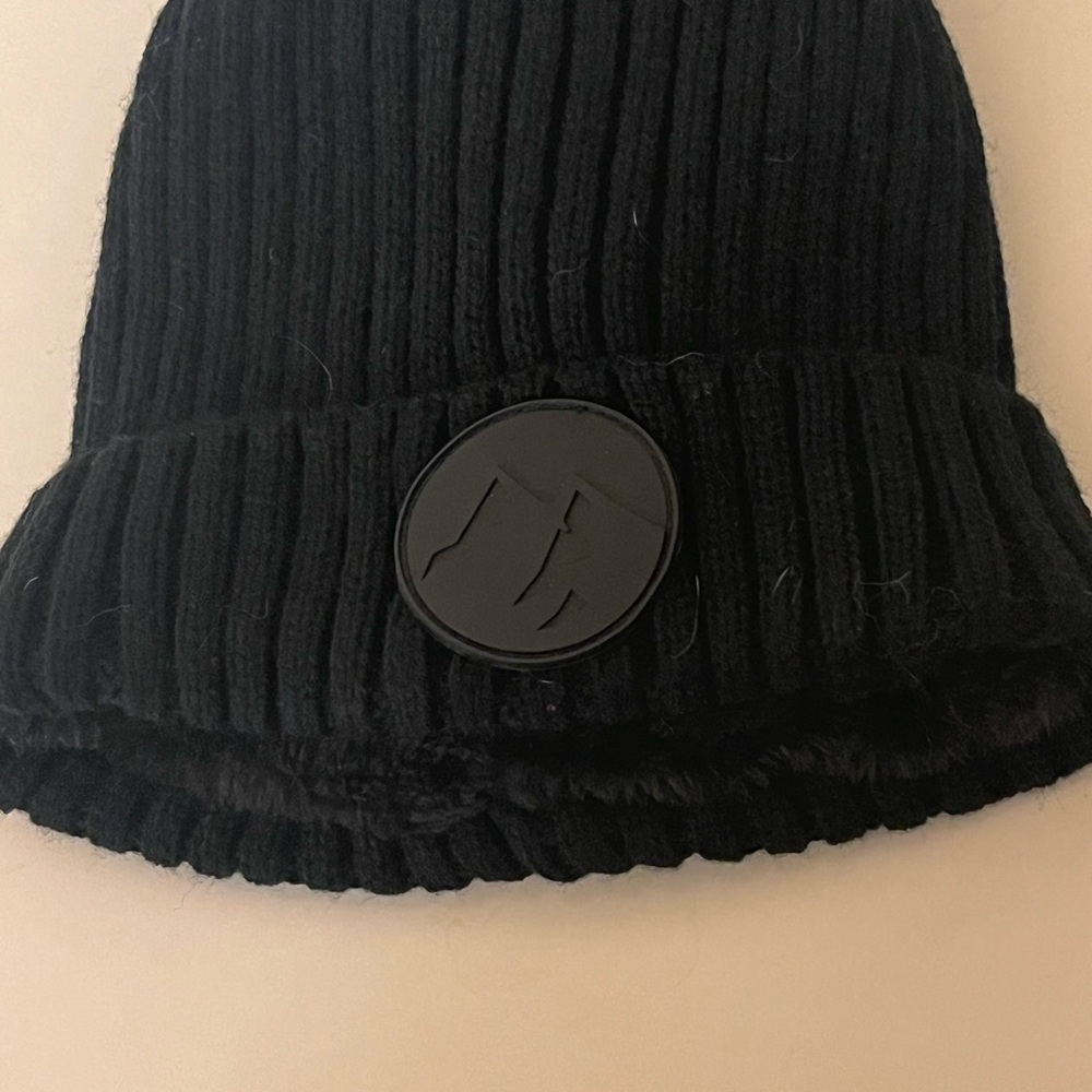 Black Pom-Pom Knit Beanie - Picture 2 of 6